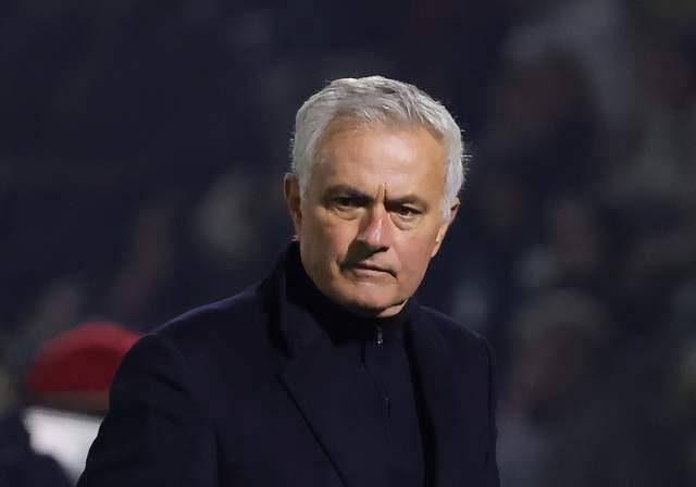 欧冠末轮生死战：63岁穆里尼奥点球失手，本菲卡主场迎皇马成绝境挑战